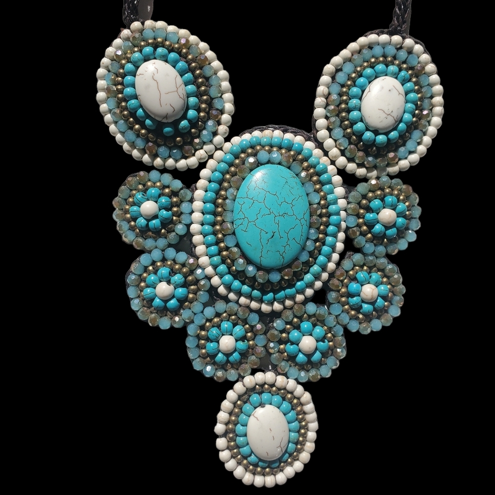 EXQUISITE Hand crafted turquoise beaded necklace. A statement piece! 😍
